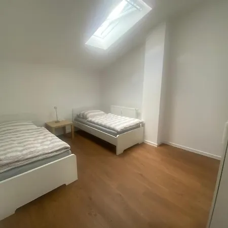 Frankfurt New For 5 Person *