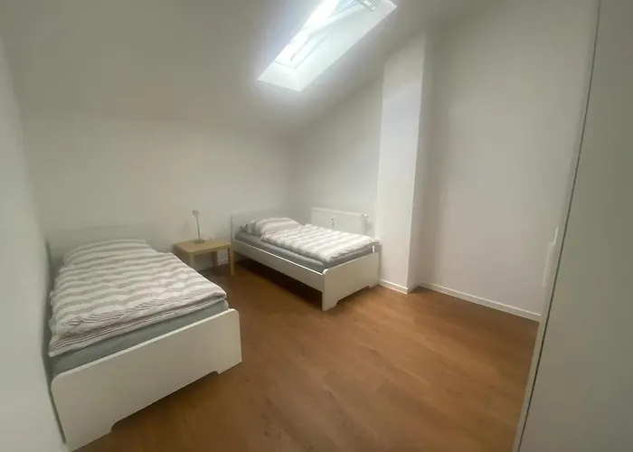 Frankfurt New For 5 Person *